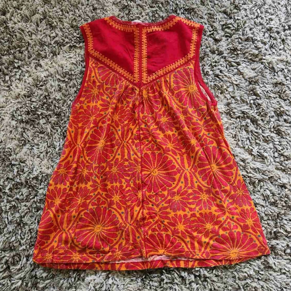 Meadow Rue XS Red & Orange Floral Tank